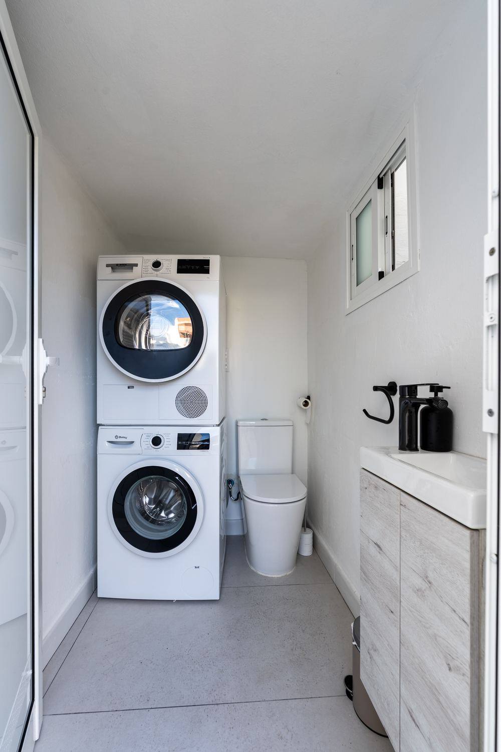 Laundry with washing machine and dryer